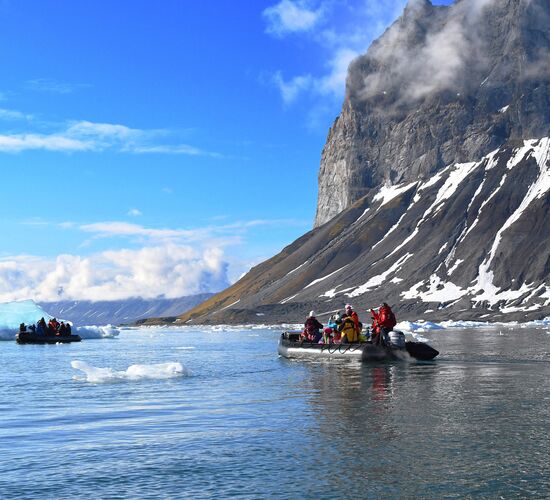 Nordspitzbergen Basecamp - Kajakfahren, Schneeschuhwandern, Wandern & Fotoworkshop © Spitzbergen